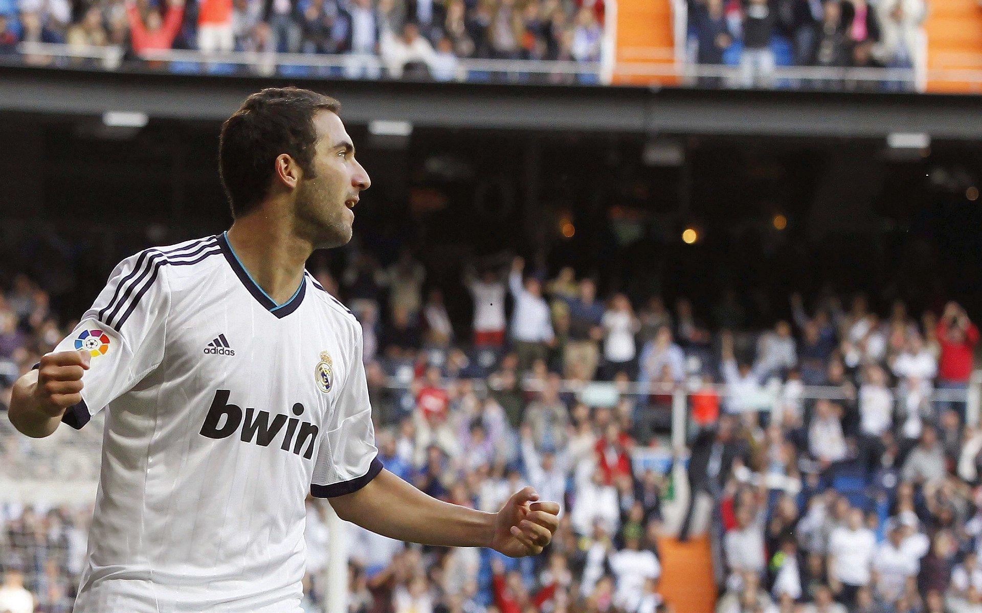 范加斯特豪赌成功！轮换十人残阵逼平劲旅广州队