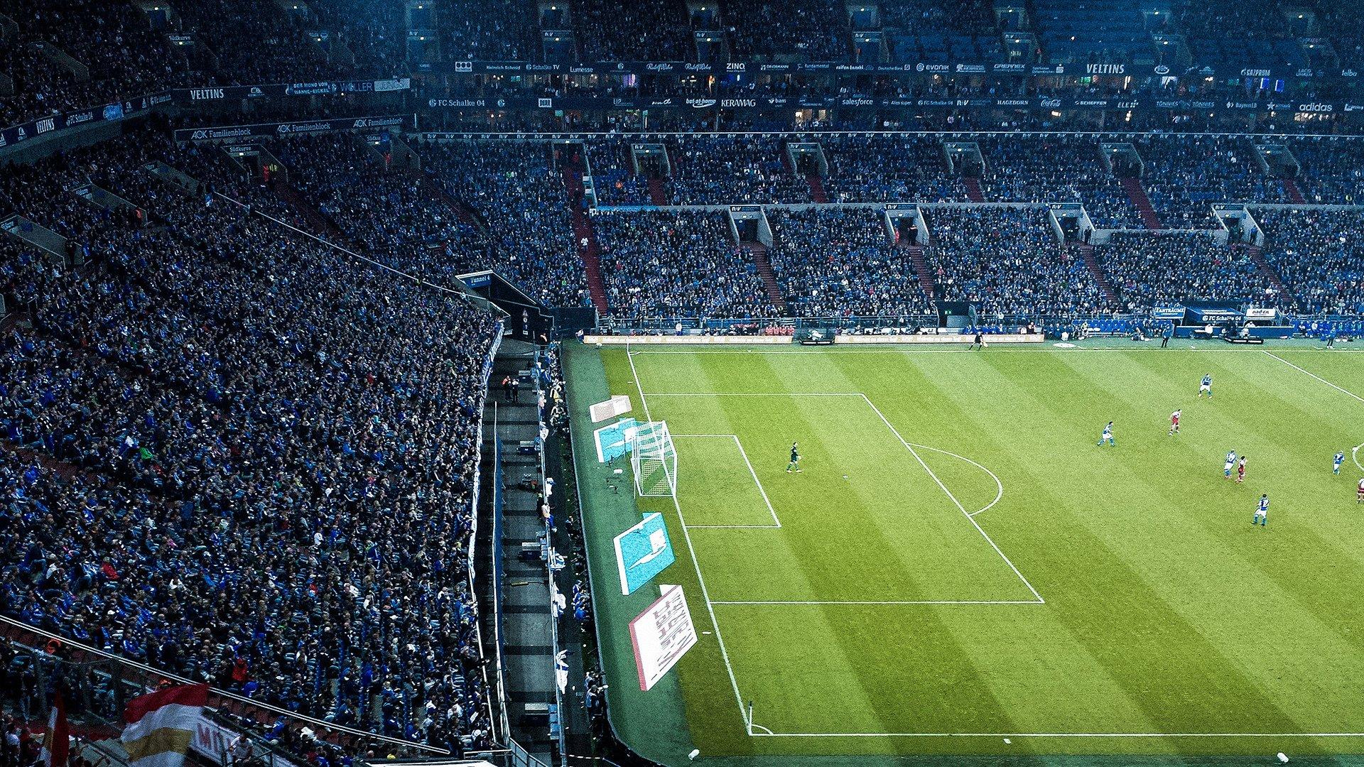 电竞赛场掀起武器平衡争议,明星选手直言TEC-9太弱,CZ应被削弱