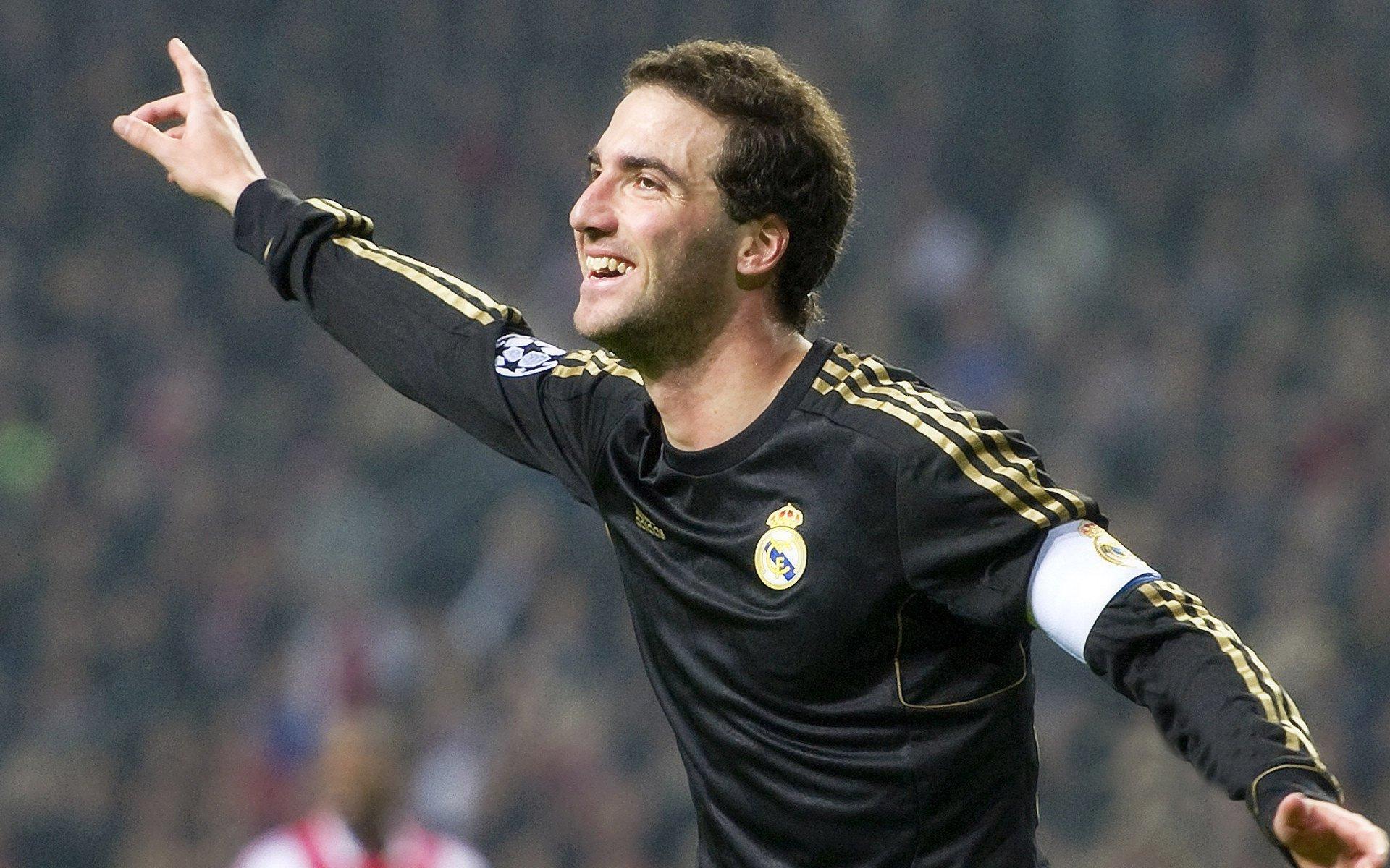 德天空独家,多特蒙德中场厄兹詹冬窗或离队,科隆持续关注有意接盘